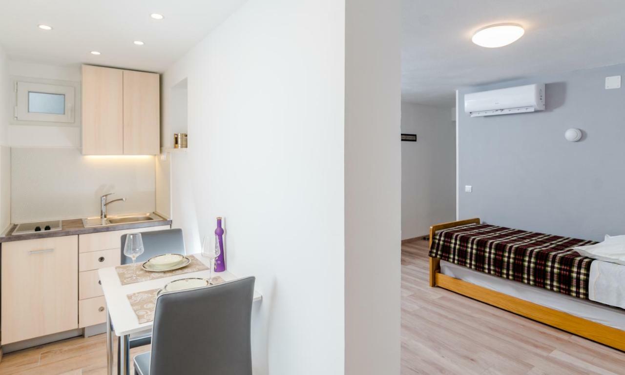 2 Apartmans "Metro" And "Gum" Apartment Сплит Екстериор снимка