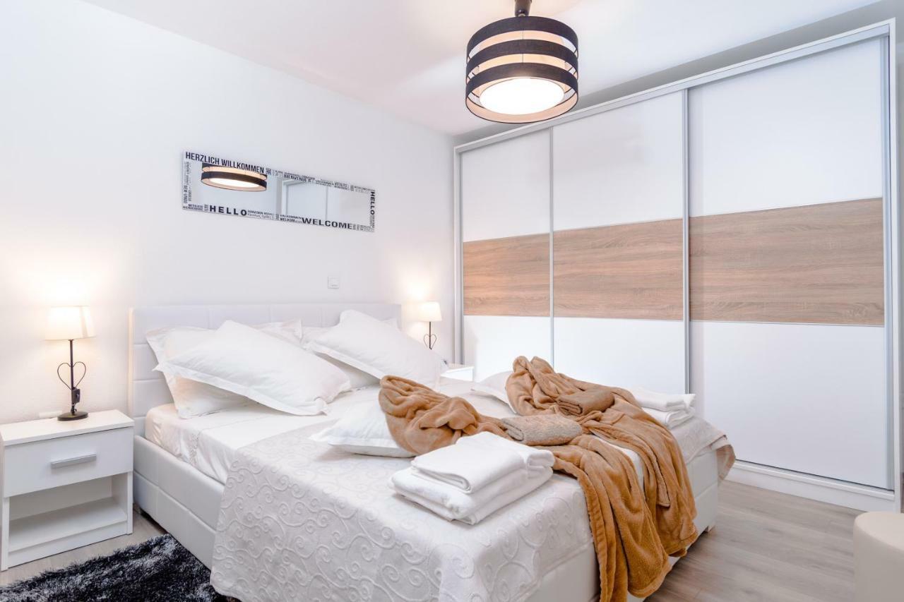 2 Apartmans "Metro" And "Gum" Apartment Сплит Екстериор снимка